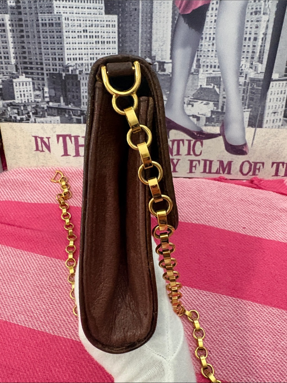 Gucci Beige Brown GG Supreme Crossbody with Gold Chain - Picture 4 of 12